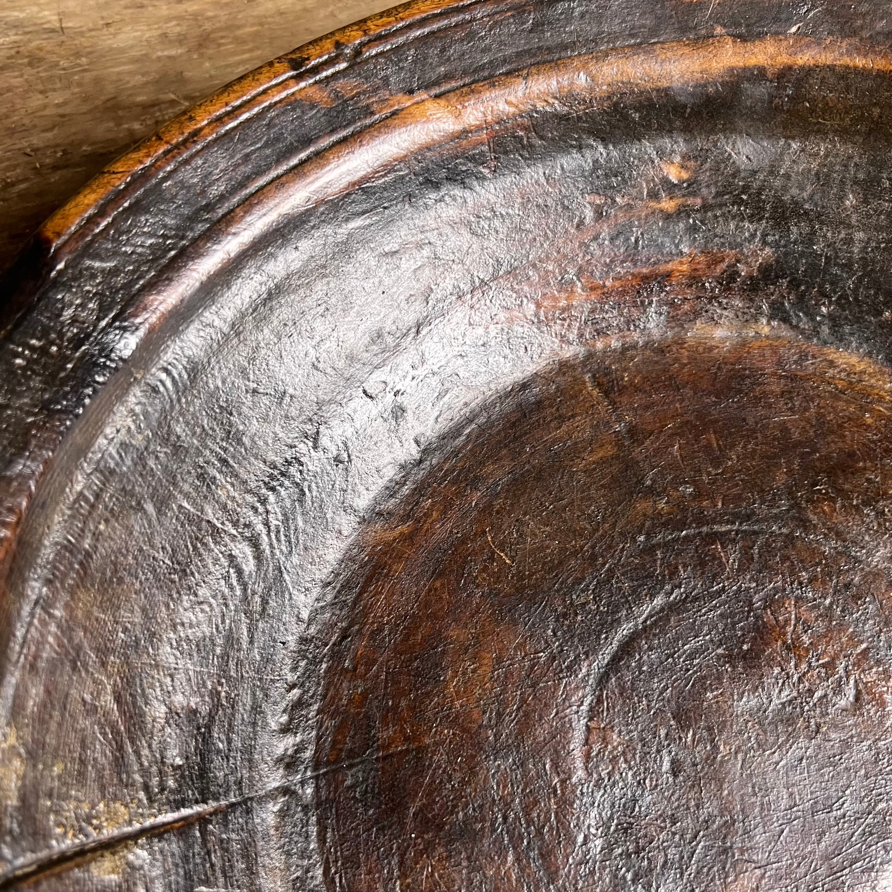 An Early English Turned Applewood Dairy Bowl, Late 17th or earlier - Image 14