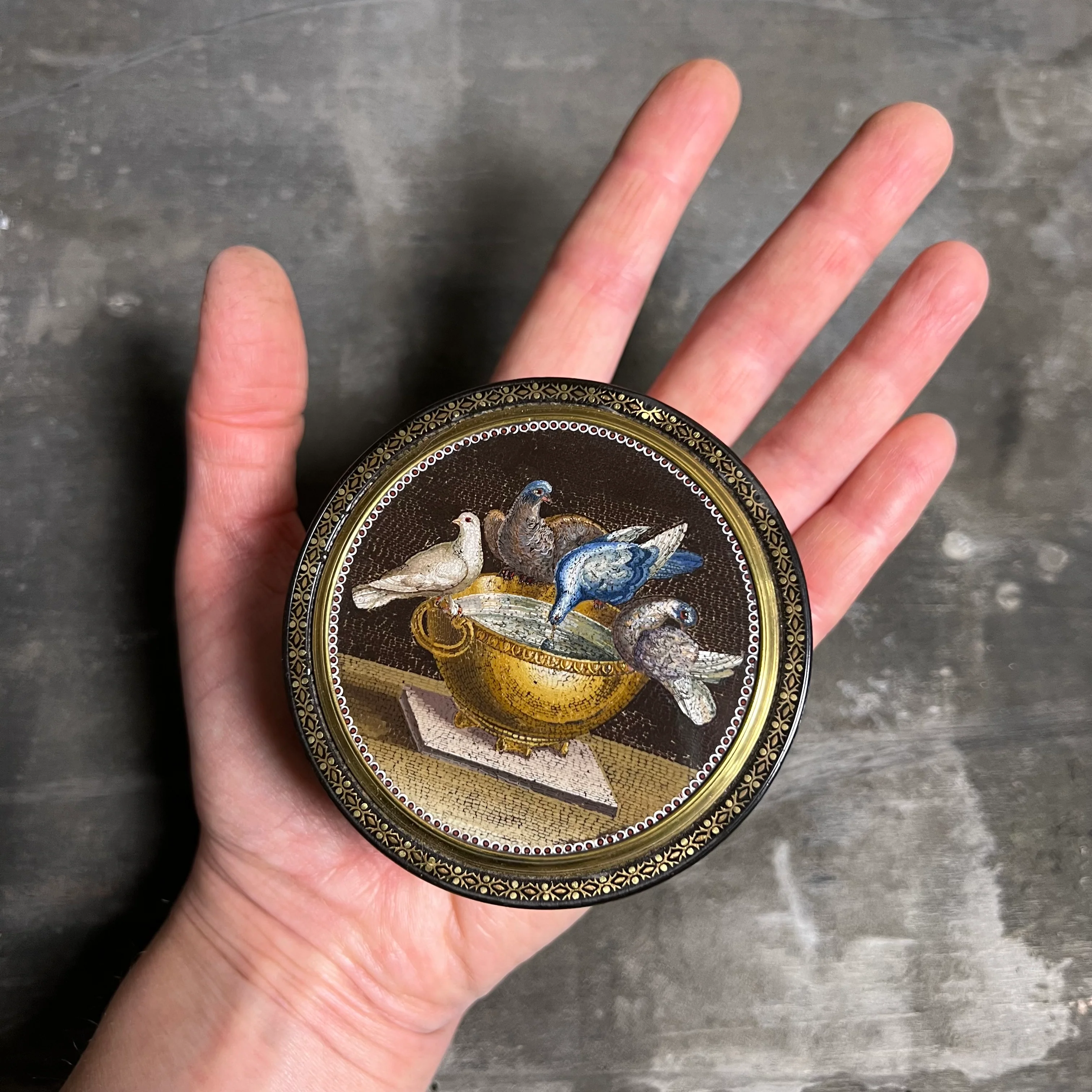 18th-Century Roman Micromosaic Snuff Box – Doves of Pliny, Attributed to Circle of Giacomo Raffaelli c.1780-1800 - Image 6