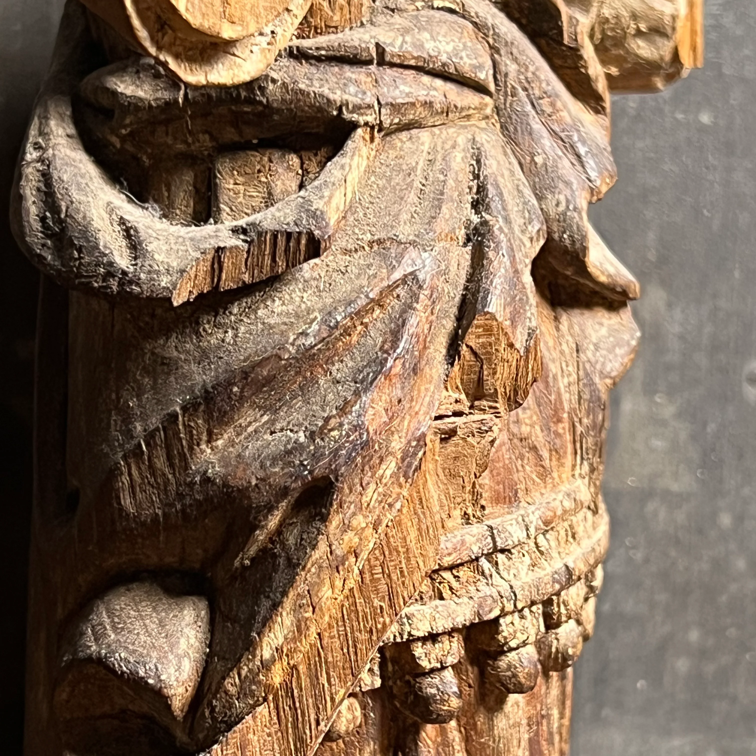 Late Gothic Carved Walnut Figure of a Crowned Female Saint, Southern Europe, 15th–Early 16th Century - Image 8