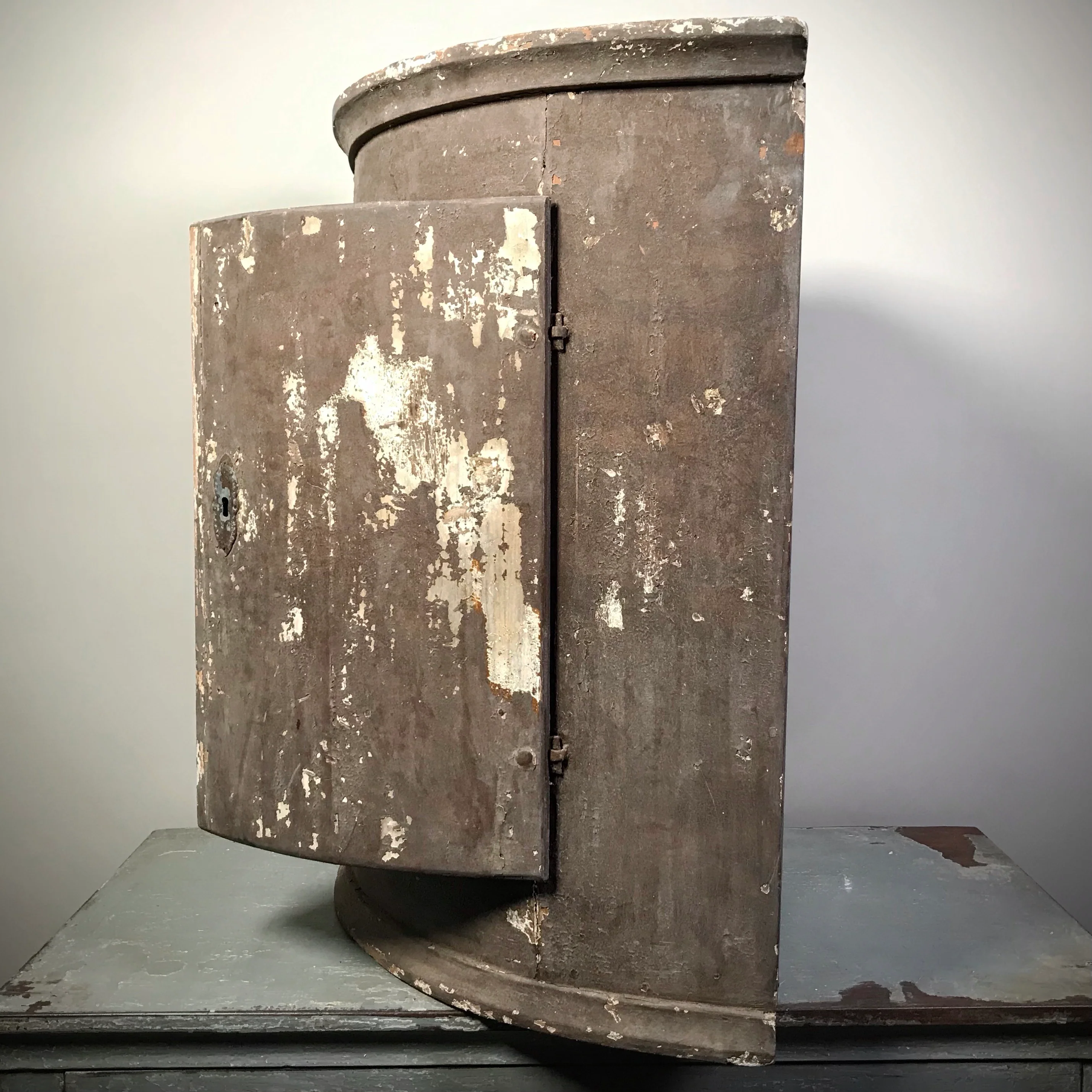 Swedish Gustavian Painted Corner Cupboard c.1820 - Image 8